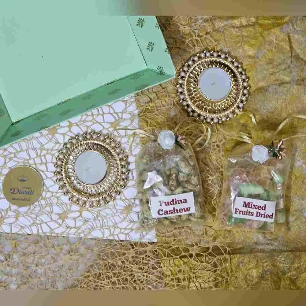 Pudina Cashew and Mixed Fruit Dried Diwali Hamper For Corporates