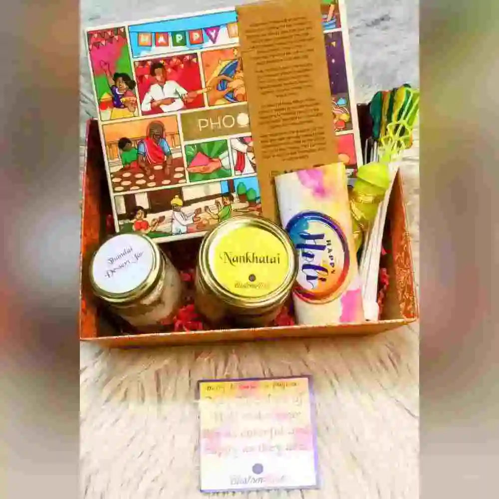 Order Organic Holi Colors and Treats Hamper Online
