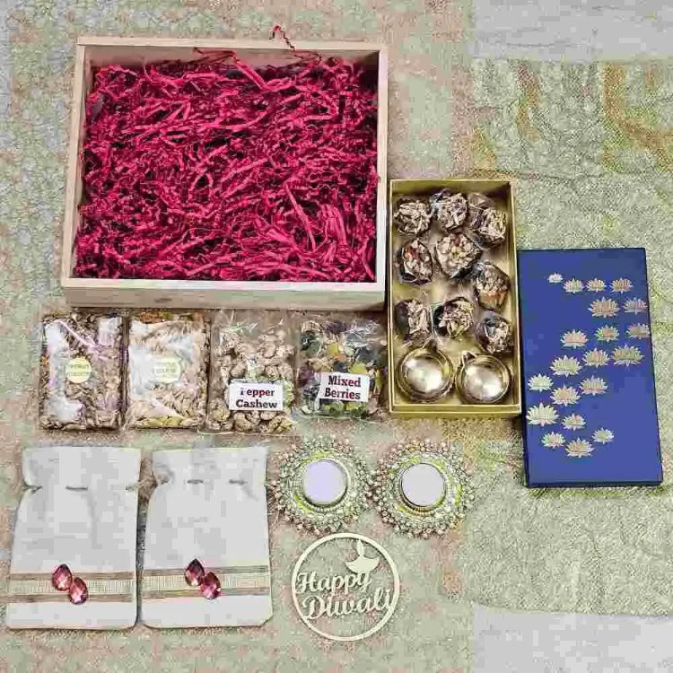 Order premium Diwali hamper with florentines, pepper cashews and mixed berries