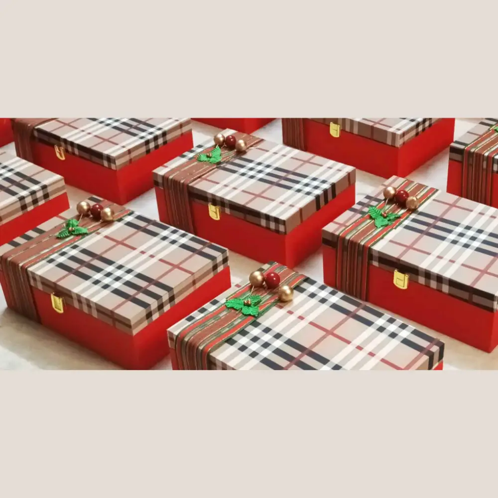 Buy Personalized Christmas Hampers for Corporate Employees