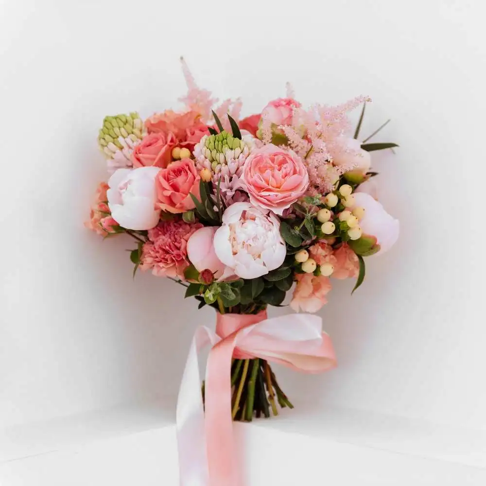 Order Valentine’s Day Rose Bouquets and Customized Balloon Bouquets Online