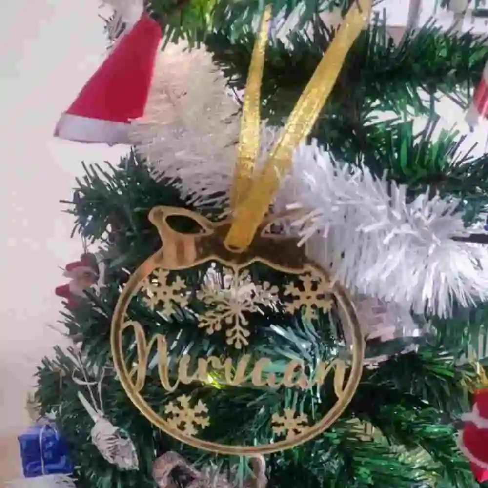 Beautiful Christmas tree ornaments and festive home decor gifts online